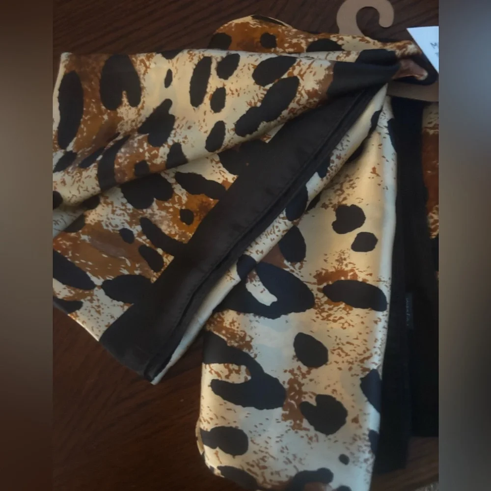 Leopard Border Print Scarf with Black Trim
